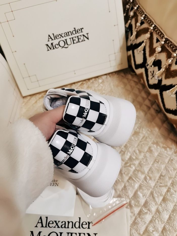 Alexander Mcqueen Couple Shoes AMS00017